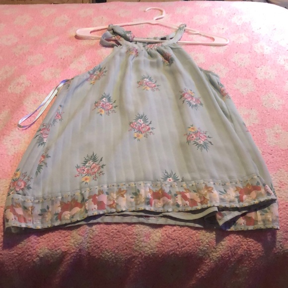 New York & Company Tops - Woman’s floral Top